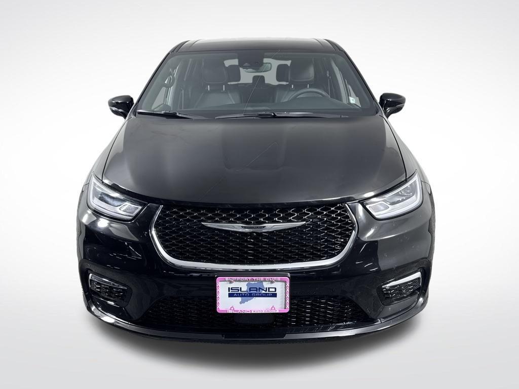 used 2025 Chrysler Pacifica car, priced at $35,387