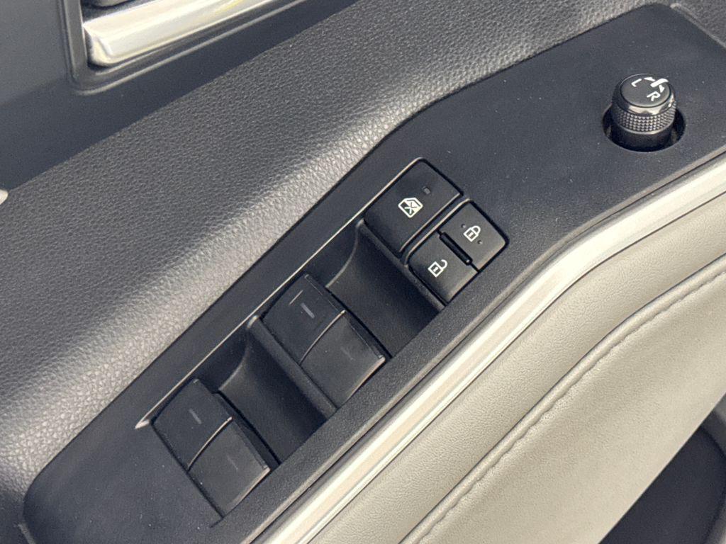 used 2022 Toyota Highlander car, priced at $35,950