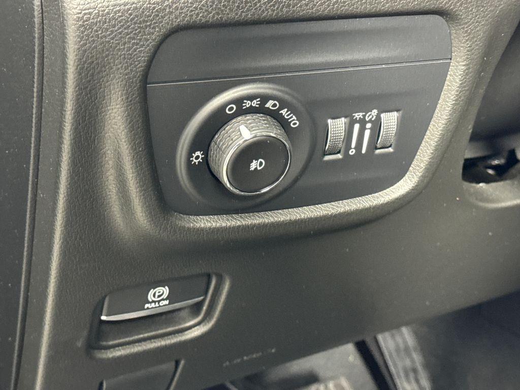 used 2022 Jeep Grand Cherokee car, priced at $45,134
