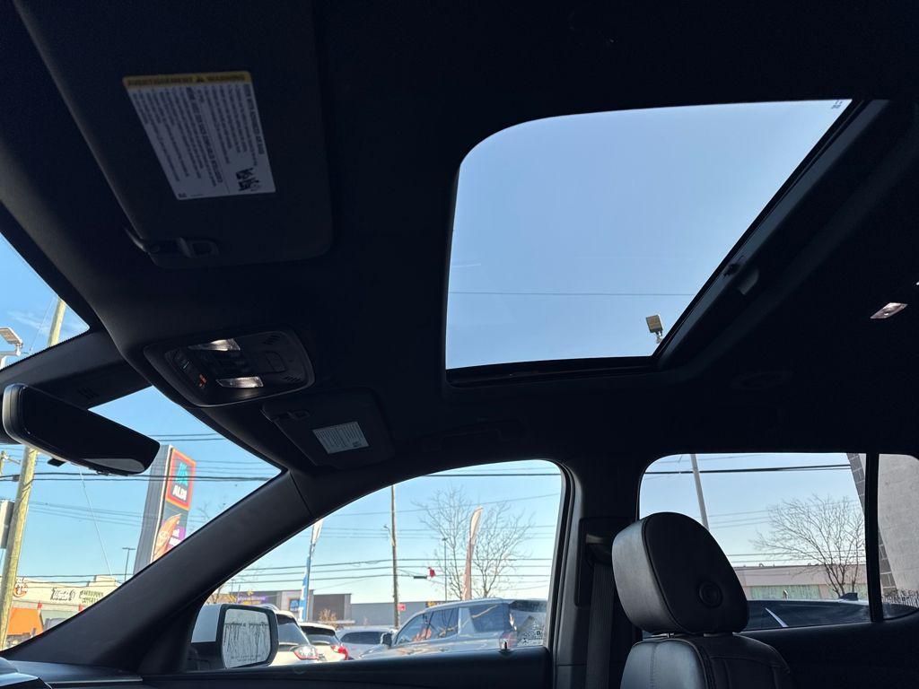 used 2023 Chevrolet Traverse car, priced at $32,994