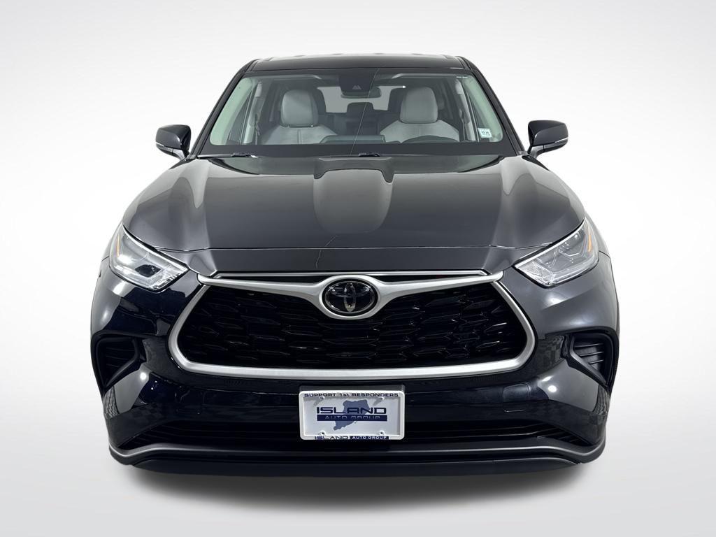 used 2022 Toyota Highlander car, priced at $29,750