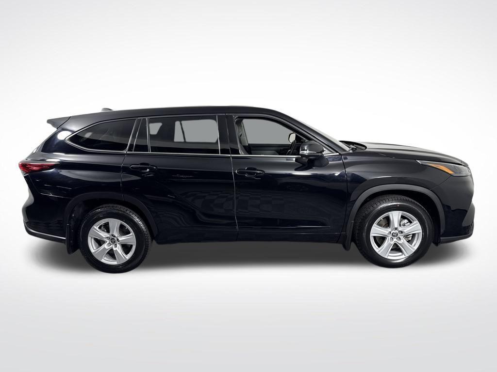 used 2022 Toyota Highlander car, priced at $29,750