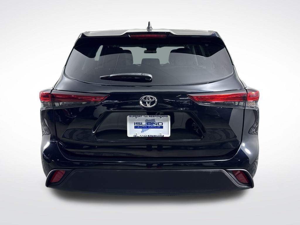 used 2022 Toyota Highlander car, priced at $29,750