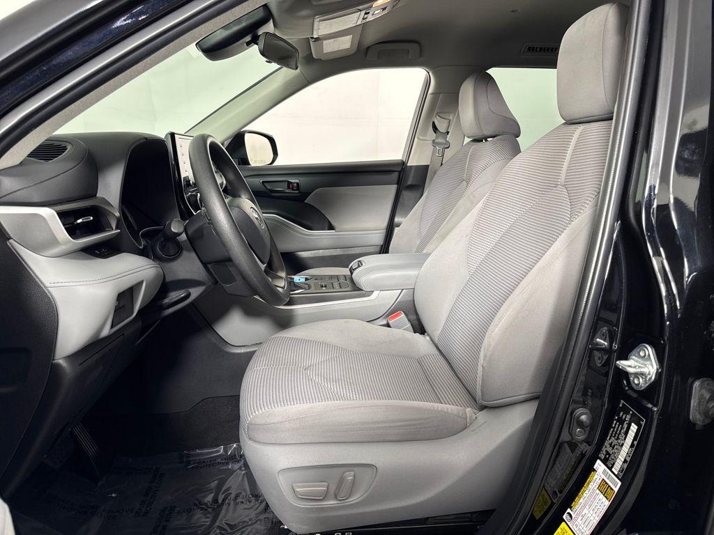 used 2022 Toyota Highlander car, priced at $29,750