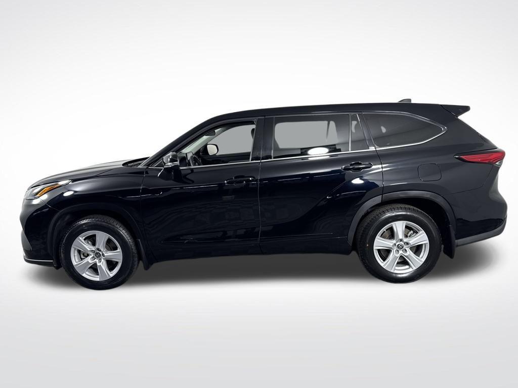 used 2022 Toyota Highlander car, priced at $29,750