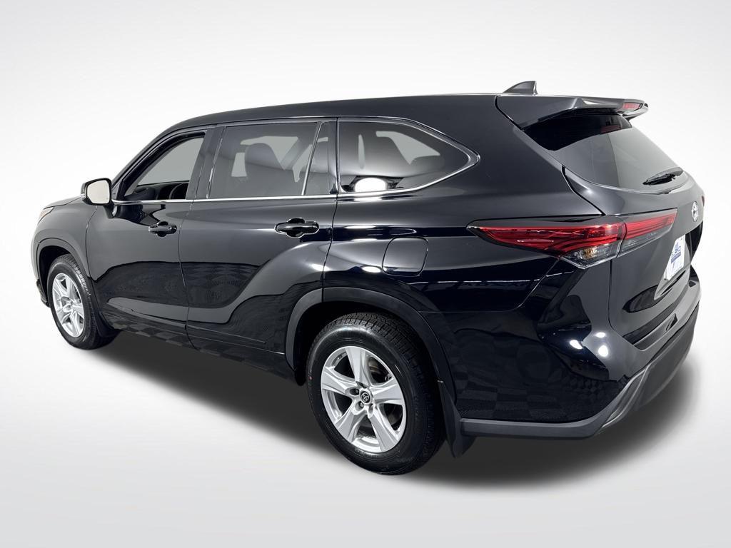 used 2022 Toyota Highlander car, priced at $29,750