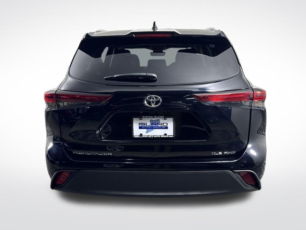 used 2023 Toyota Highlander car, priced at $36,950