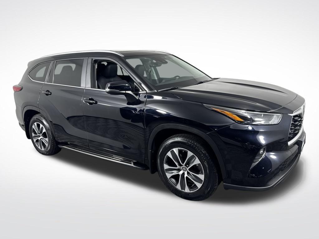 used 2023 Toyota Highlander car, priced at $36,950