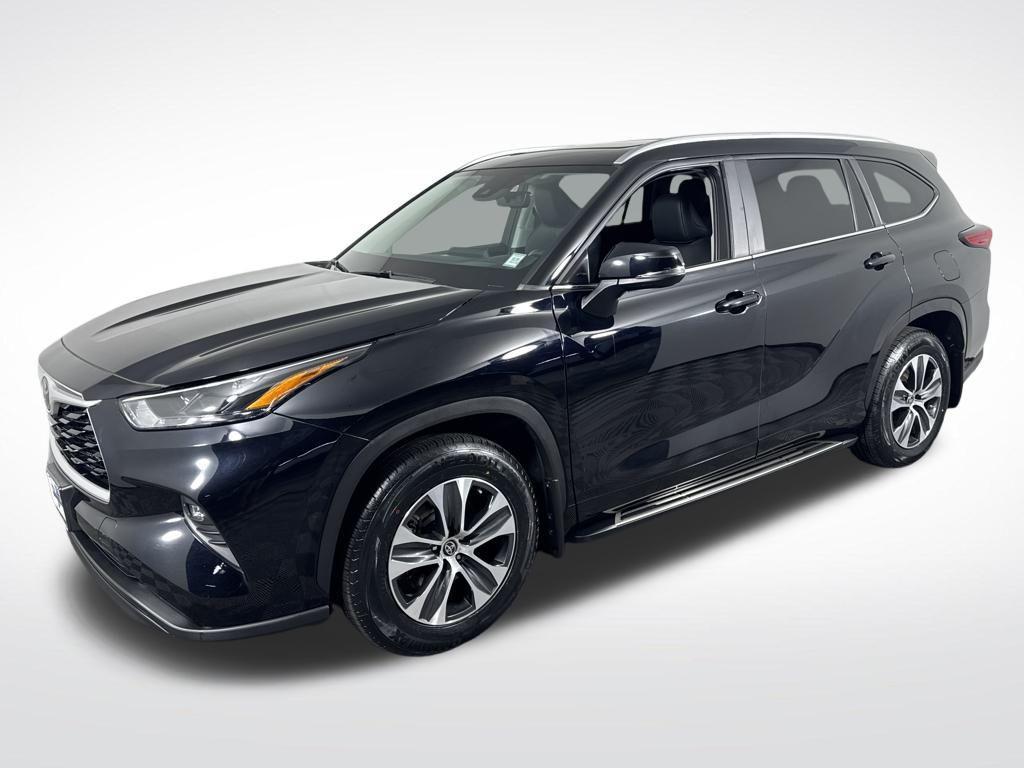 used 2023 Toyota Highlander car, priced at $36,950