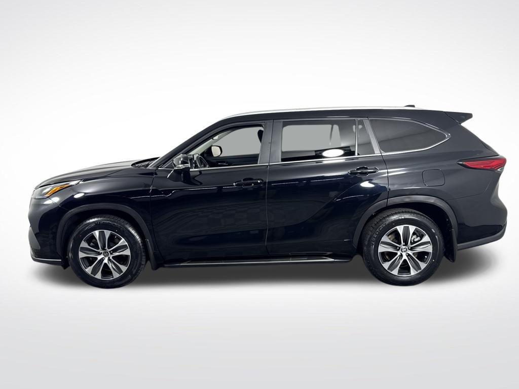 used 2023 Toyota Highlander car, priced at $36,950