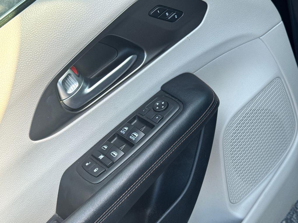 used 2020 Chrysler Pacifica car, priced at $13,977