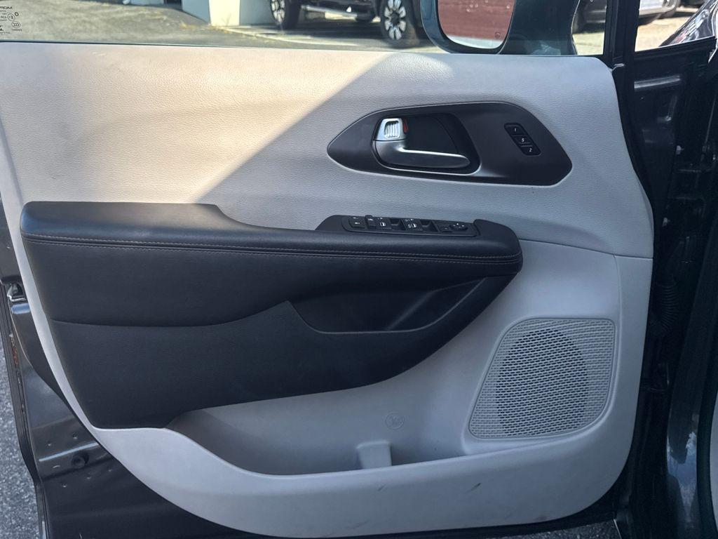 used 2020 Chrysler Pacifica car, priced at $13,977