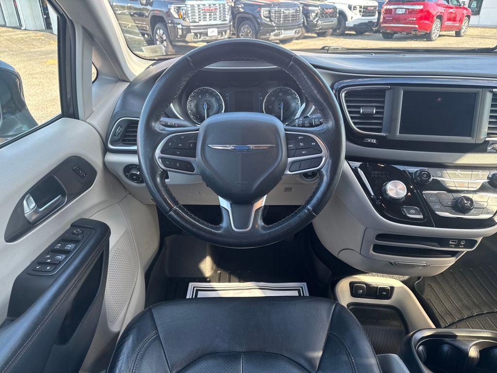 used 2020 Chrysler Pacifica car, priced at $13,977