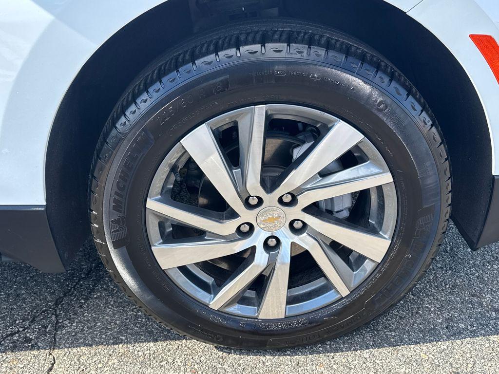 used 2022 Chevrolet Equinox car, priced at $21,842