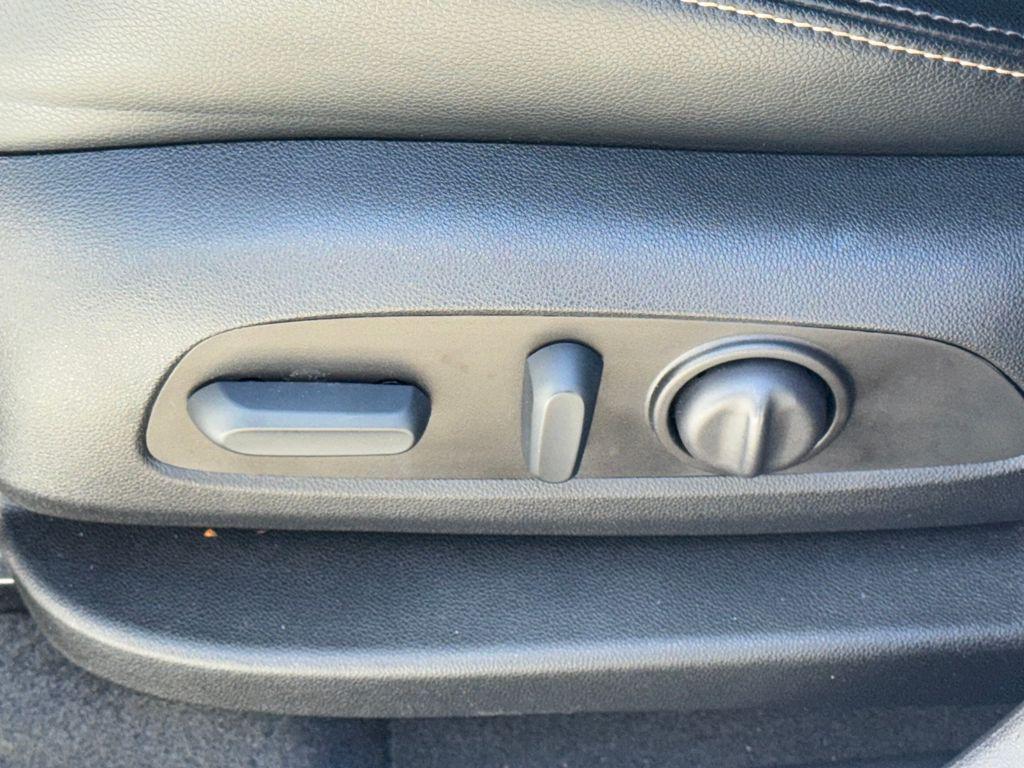 used 2022 Chevrolet Equinox car, priced at $21,842