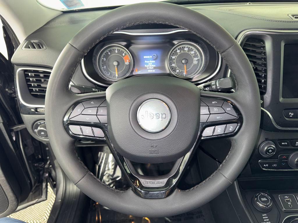 used 2023 Jeep Cherokee car