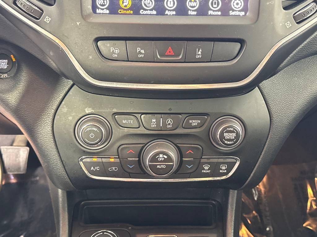 used 2023 Jeep Cherokee car