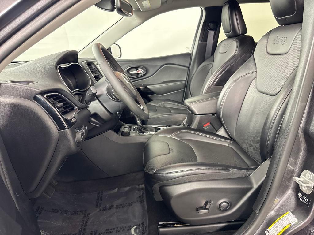 used 2023 Jeep Cherokee car