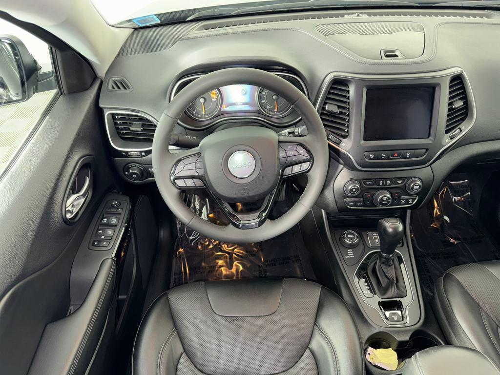 used 2023 Jeep Cherokee car