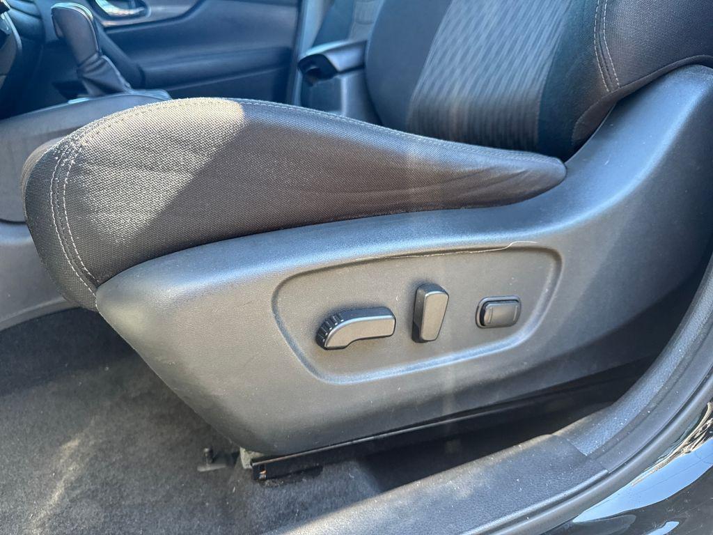 used 2019 Nissan Rogue car, priced at $14,939