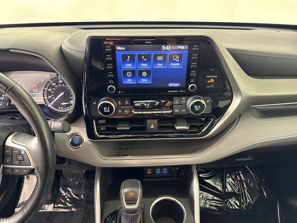 used 2022 Toyota Highlander car, priced at $36,650