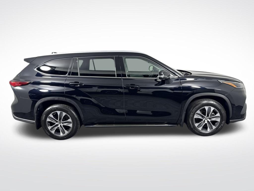 used 2022 Toyota Highlander car, priced at $36,650