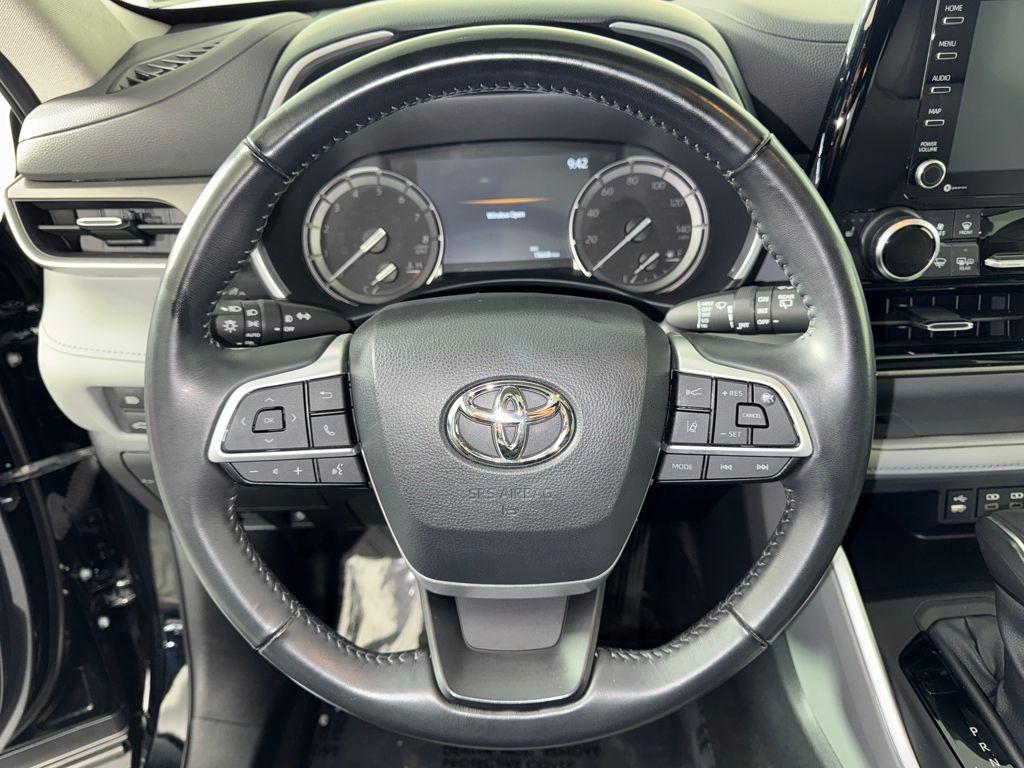 used 2022 Toyota Highlander car, priced at $36,650