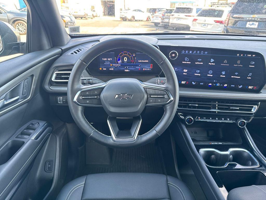 used 2025 Chevrolet Traverse car, priced at $37,641