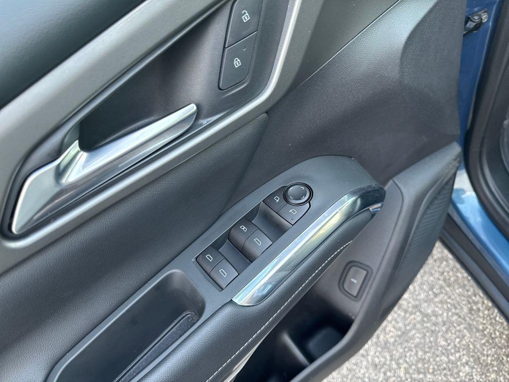 used 2025 Chevrolet Traverse car, priced at $37,641