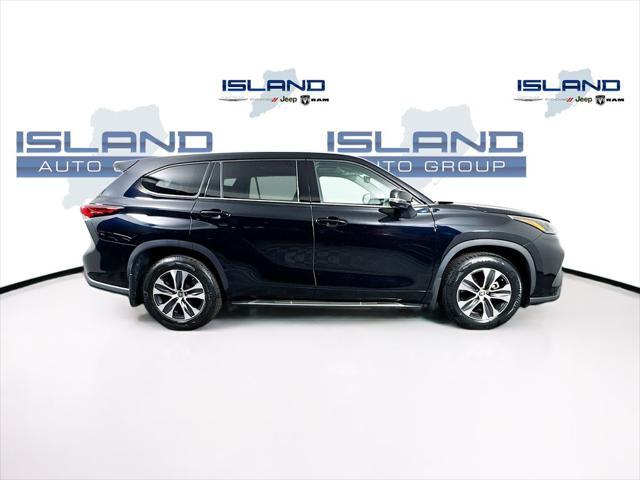 used 2022 Toyota Highlander car, priced at $37,888