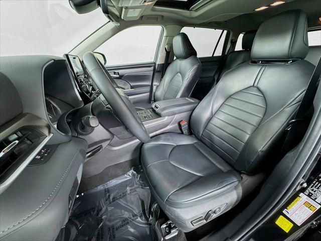 used 2022 Toyota Highlander car, priced at $37,888