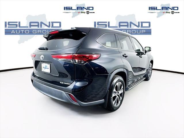 used 2022 Toyota Highlander car, priced at $37,888
