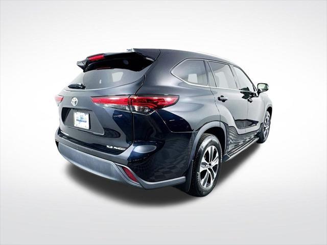 used 2022 Toyota Highlander car, priced at $35,265