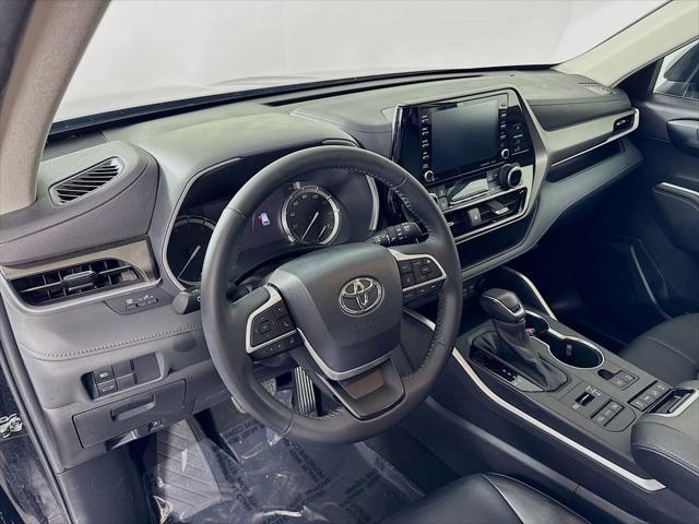 used 2022 Toyota Highlander car, priced at $37,888