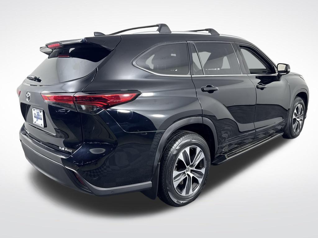used 2022 Toyota Highlander car, priced at $34,950