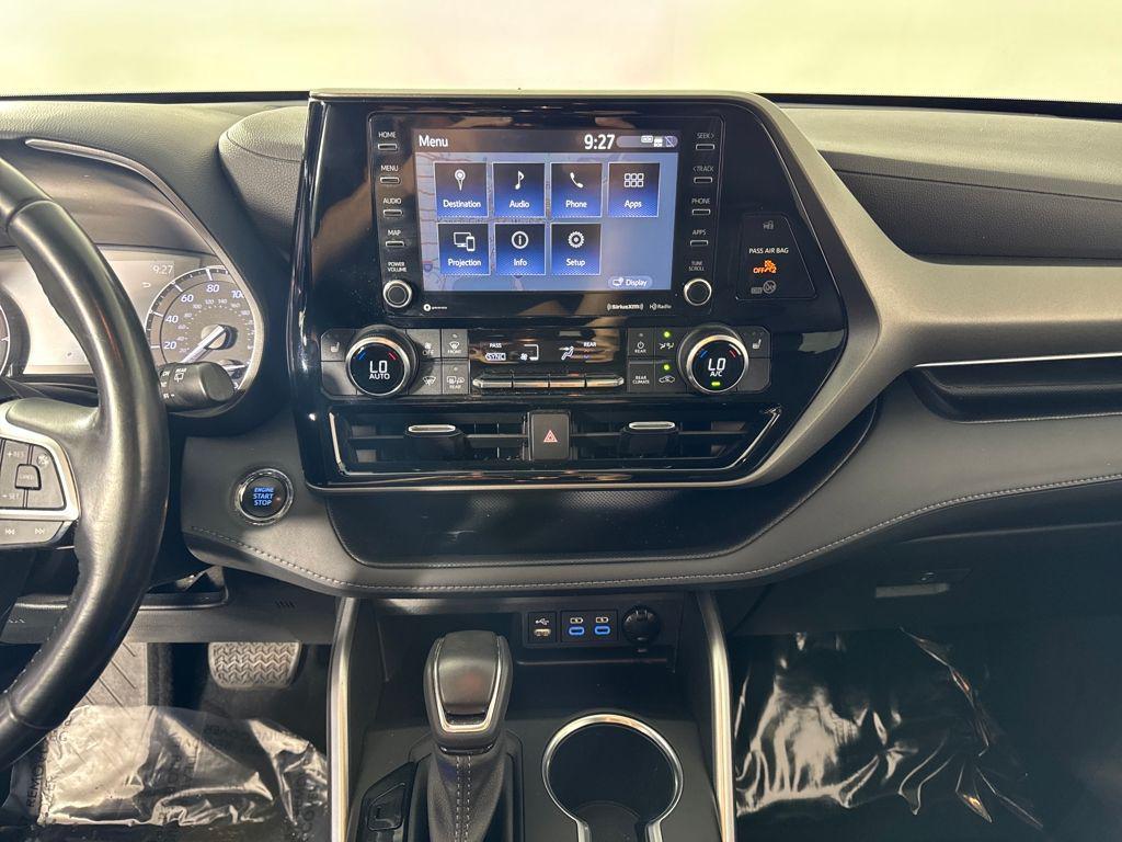 used 2022 Toyota Highlander car, priced at $34,950