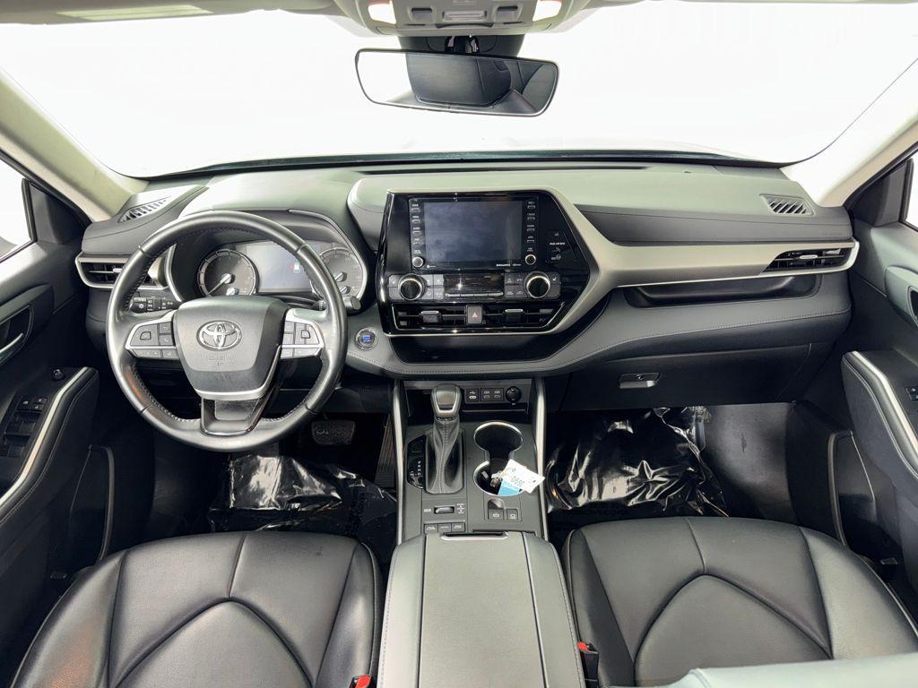 used 2022 Toyota Highlander car, priced at $34,950