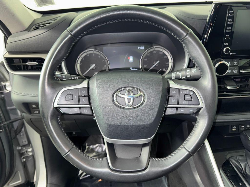 used 2022 Toyota Highlander car, priced at $34,750