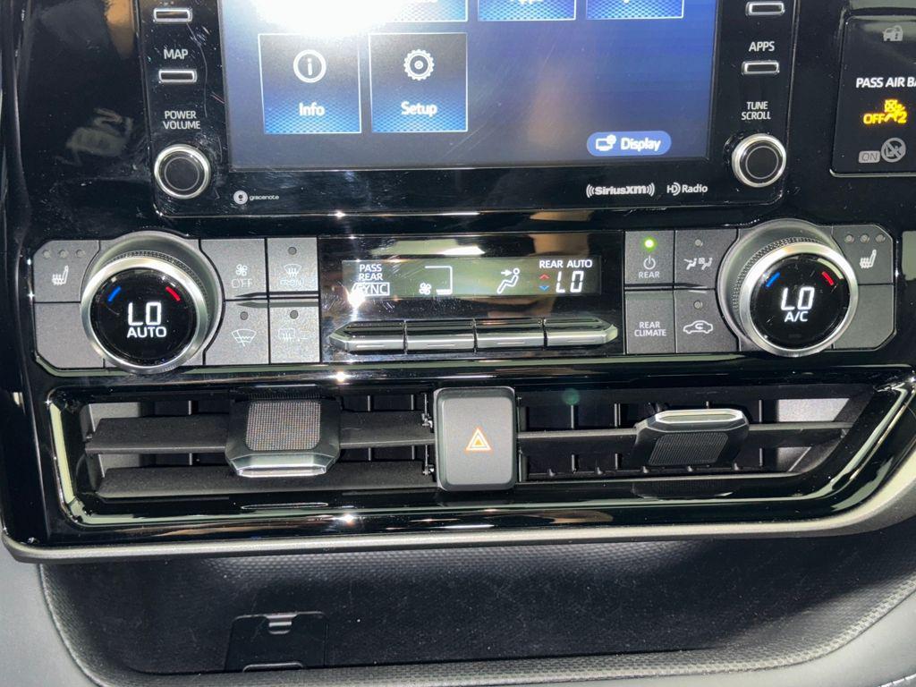 used 2022 Toyota Highlander car, priced at $34,750