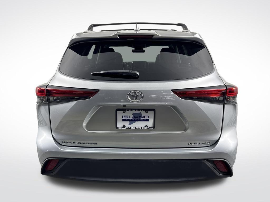 used 2022 Toyota Highlander car, priced at $34,750