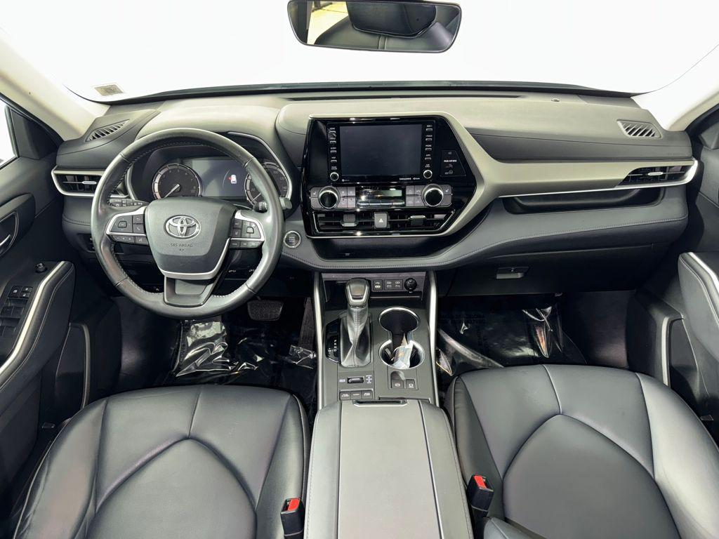 used 2022 Toyota Highlander car, priced at $34,750