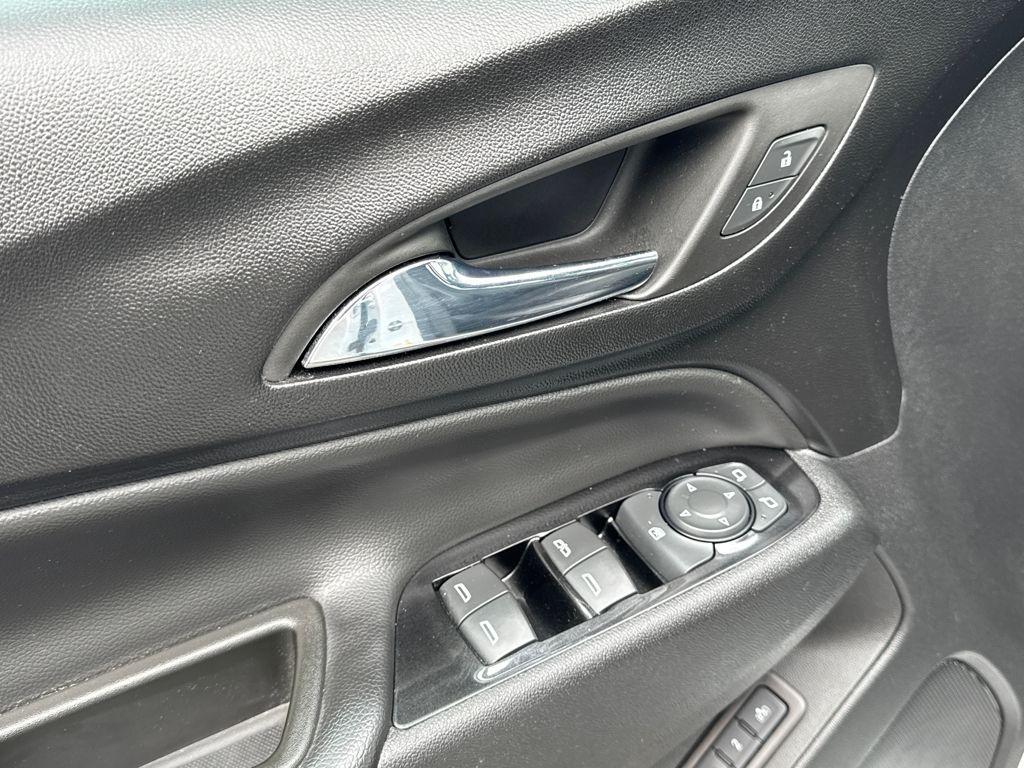 used 2022 Chevrolet Equinox car, priced at $21,731