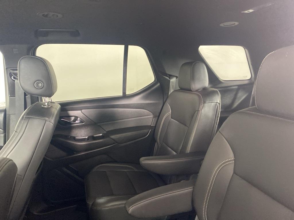 used 2022 Chevrolet Traverse car, priced at $33,723