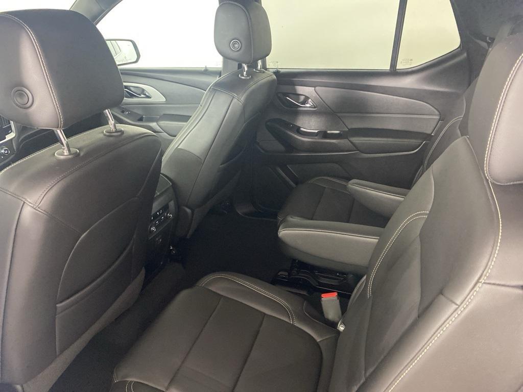 used 2022 Chevrolet Traverse car, priced at $33,723