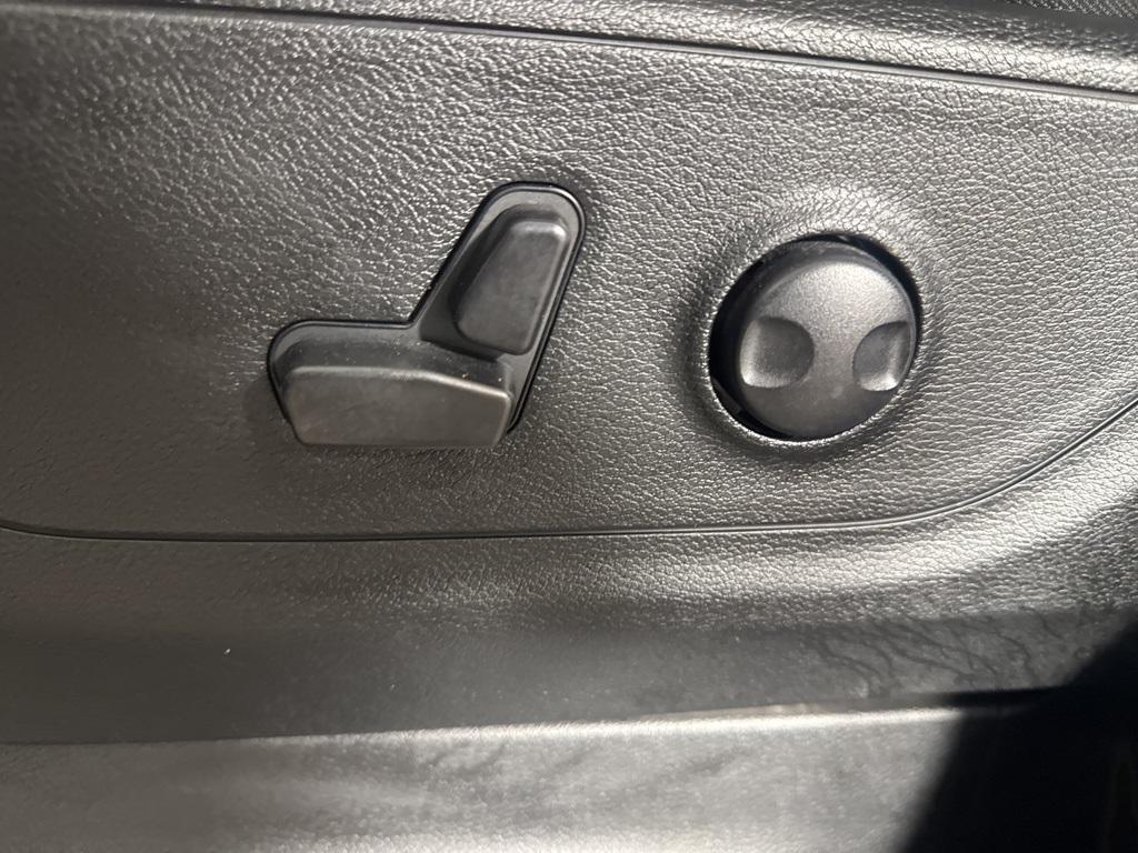 used 2025 Ram 1500 car, priced at $43,918