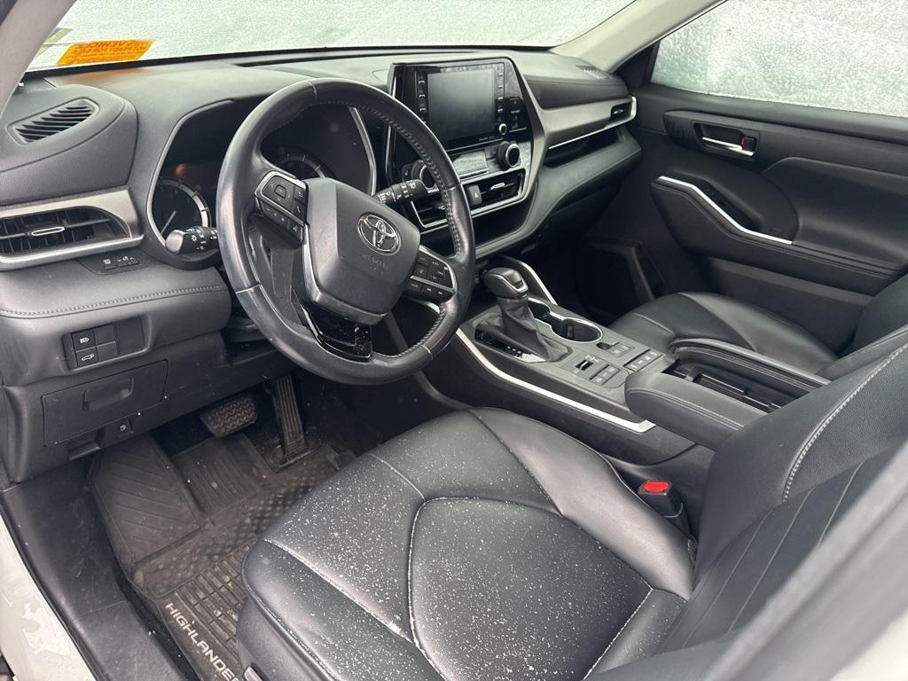 used 2020 Toyota Highlander car, priced at $27,995