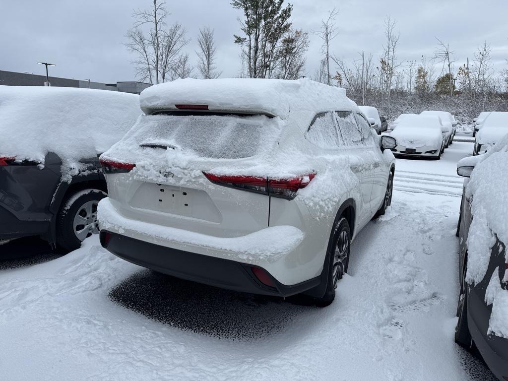 used 2020 Toyota Highlander car, priced at $27,995