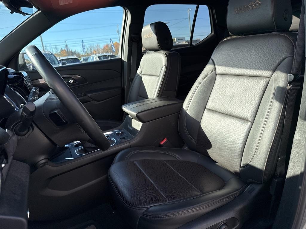 used 2023 Chevrolet Traverse car, priced at $36,995