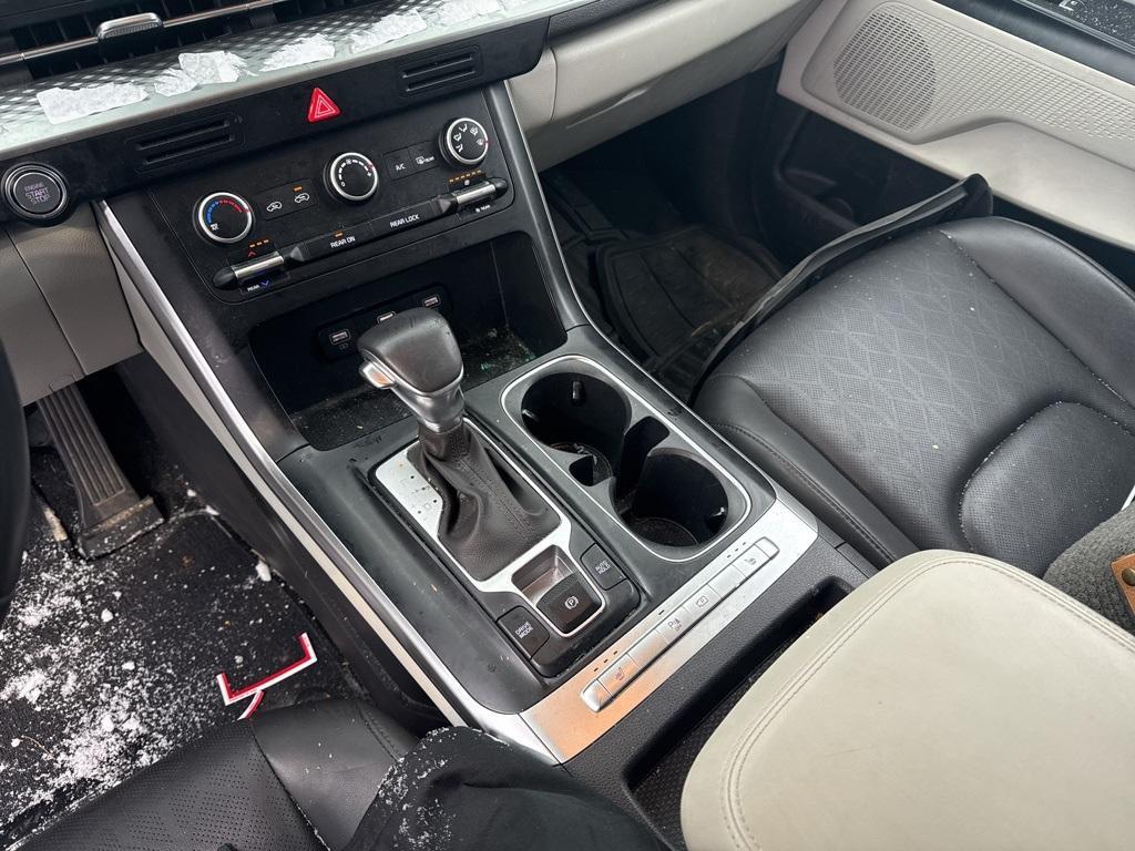 used 2023 Kia Carnival car, priced at $30,995