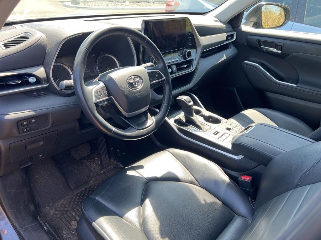 used 2023 Toyota Highlander car, priced at $39,738